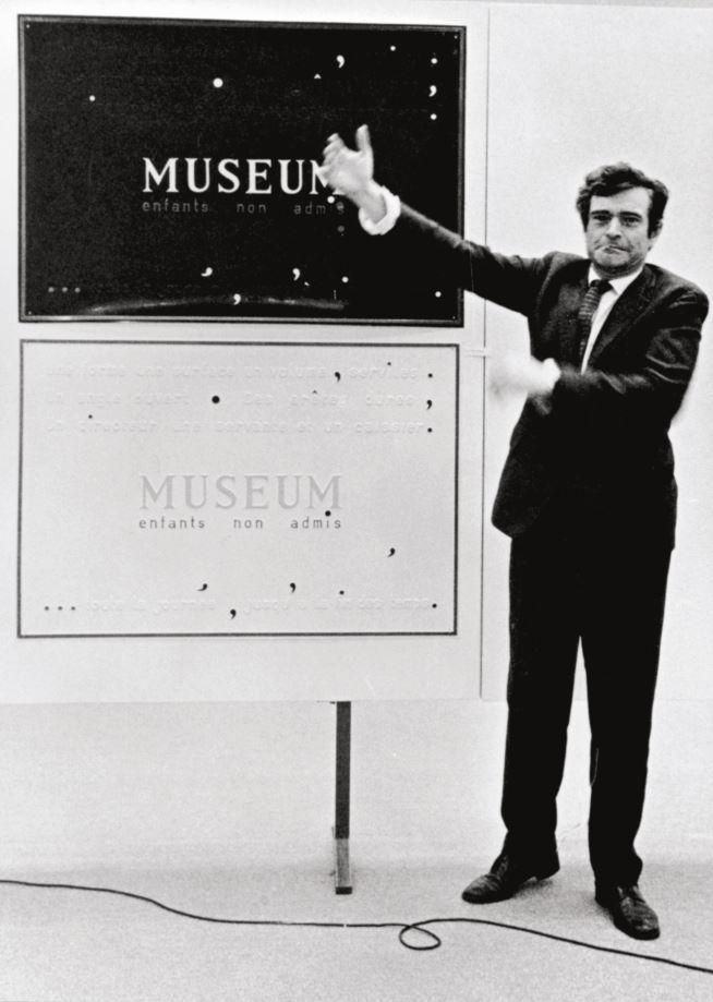 Broodthaers at “Der Adler vom Oligozän bis heute,” Kunsthalle Düsseldorf, 1972.